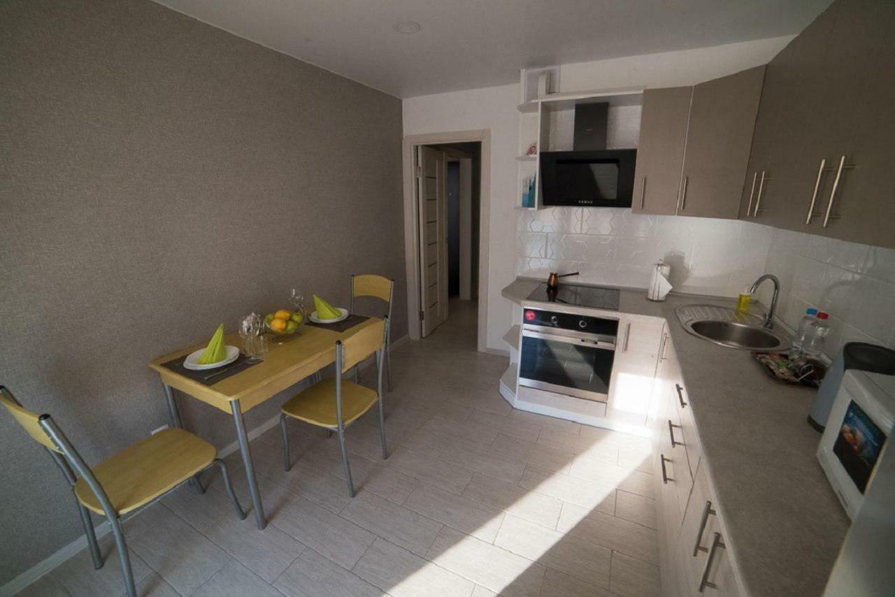 Paulmarie Apartments On Kozlova Soligorsk Exterior photo